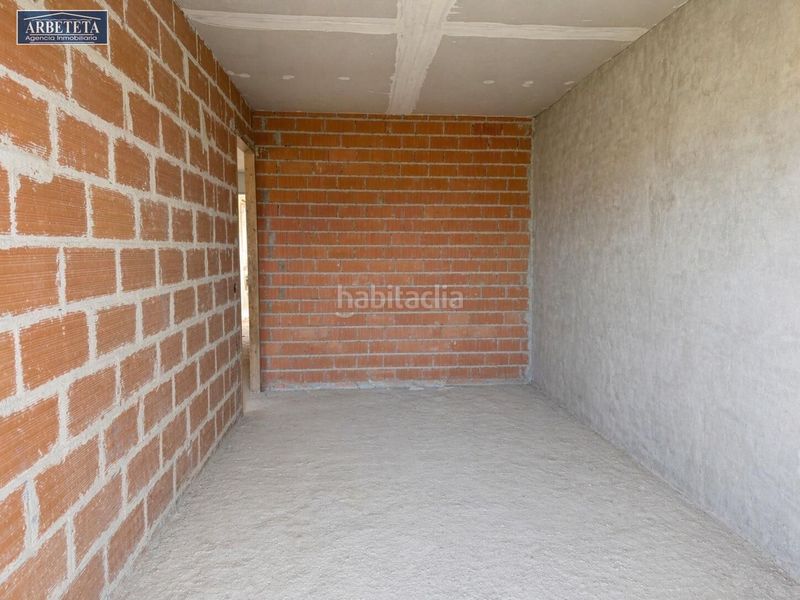 Foto 4a8e76df-1e3a-48d6-b4c0-6a85ffb4ac18. Casa adossada amb aparcament a Yebes - pueblo Yebes