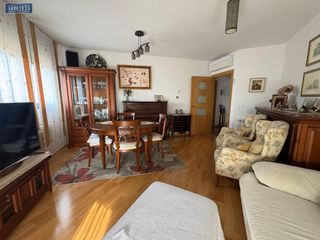 Appartamento in Ayuntamiento - Avenida Siglo XXI. Inmobiliaria arbeteta vende piso de 4 dormitorios en azuqueca de