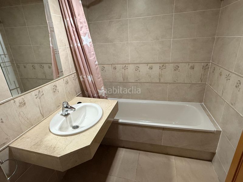 Foto da4b2fe9-b210-48fd-8407-3eec046840e1. Pis amb calefacció aparcament piscina a Yebes - valdeluz Yebes