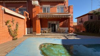 Xalet a San Roque-Concordia-Adoratrices. Inmobiliaria arbeteta vende magnífico chalet en zona ferial, gua