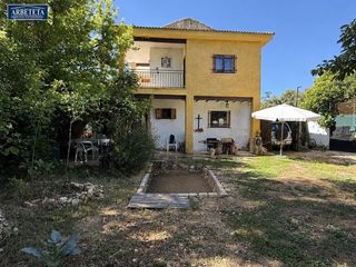 Casa a schiera in Trijueque. Inmobiliaria arbeteta vende casa en la beltraneja