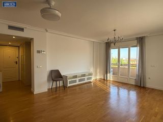 Lloguer Dúplex a Plan Sur-Amistad. Inmobiliaria arbeteta alquila duplex de tres habitaciones con te
