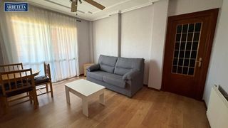 Rent Flat in Casco Histórico. Inmobiliaria arbeteta alquila piso de 3 dormitorios en zona beja
