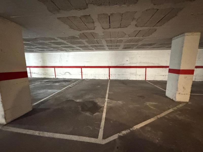 Foto b0cf69c5-b1c7-414e-8110-c541d3b368bf. Parking voiture dans Eixample Sud-Migdia Girona