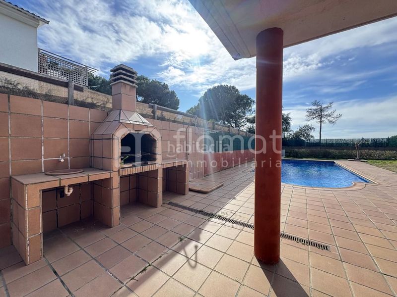 Foto 41787c89-e03c-4358-af7f-37b07d0fcb27. Casa amb piscina a Caldes de Malavella