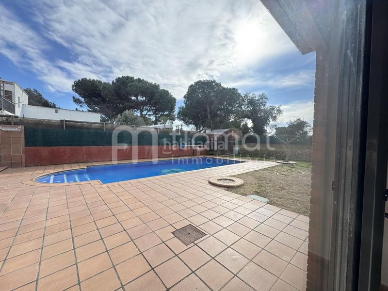 Foto 9403f514-1f6e-46c2-86e1-ca9d49ddd560. Casa amb piscina a Caldes de Malavella