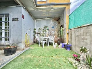 Casa  Rafael mas ripoll. Casa con vistas despejadas, gran garaje, jardín y  solárium en l