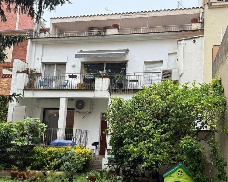 Foto 2b9fa495-0108-42f0-ac14-e09ee79b9c0a. Local comercial a Eixample Sud-Migdia Girona