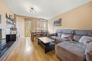 Pis  Calle dr ferran 10. Piso de 4 habitaciones con ascensor y balcón