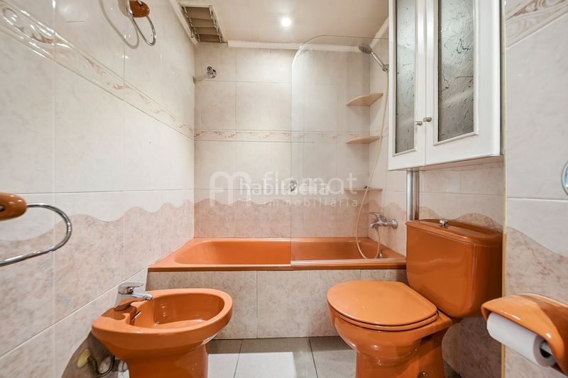 Foto 780af341-1f99-42b1-bd30-f20a4b2a986f. Pis a Centre Roses