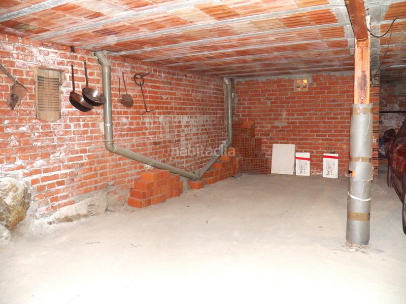 Foto 2d982b46-fe99-4307-92a1-753fd77643f2. Autoparkplatz in calle santa maría 16 in Miraflores de la Sierra