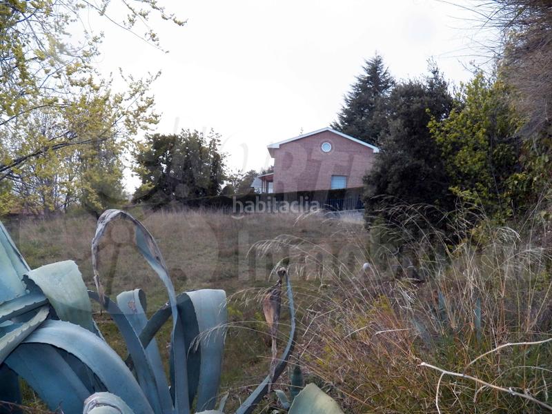 Foto c4955ad7-c3f2-4e94-b256-e02120e52a21. Terreno residenziale in Miraflores de la Sierra