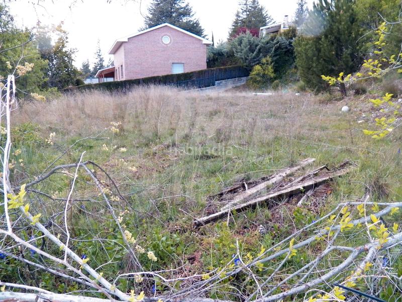 Foto de4e2640-9b83-4bb1-b1f2-ad663adf322e. Terreno residenziale in Miraflores de la Sierra