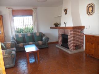 Affitto Chalet in Miraflores de la Sierra. ¡descubre tu nuevo hogar en este encantador chalet independiente