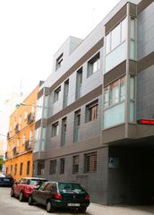 Parking coche en Calle de la Infanta Mercedes 5
