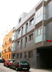 Car parking in Calle de la Infanta Mercedes 5