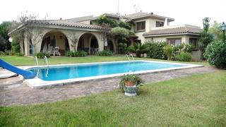 Chalet en El Grao. Estupenda villa individual, zona golf