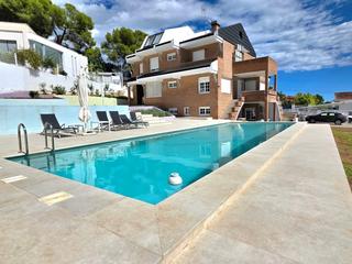 Xalet a Montornés-Las Palmas-El Refugio. Impresionante chalet totalmente reformado en zona montornéslas p