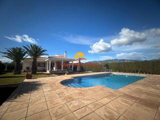 Chalet in Les Tres Cales