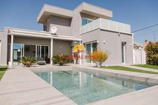 Chalet in Les Tres Cales