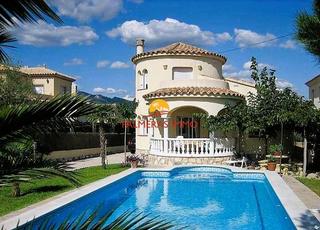 Chalet in Les Tres Cales