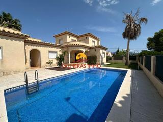 Chalet in Les Tres Cales