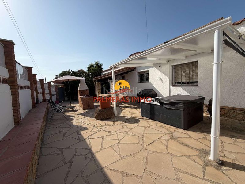 Foto e045b72b-7d07-42dd-8f0a-fa65537e9369. Chalet mit parking in Platja de Mont-roig Mont-roig del Camp