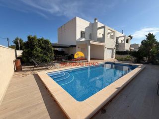 Chalet in Les Tres Cales