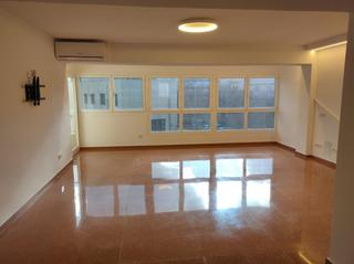 Flat in Foners. Piso grande reformado en avenidas