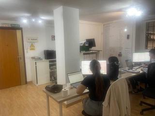 Alquiler Oficina en El Mercat. Despacho muy bien distribuido en zona plaza españa