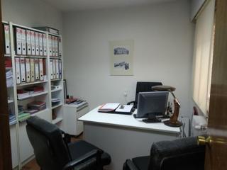 Miete Büro in Calle navarro y ledesma 9. Se alquila despacho en oficina compartida.