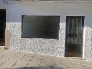 Lloguer Local Comercial  Calle corta. Local apropiado para cualquier negocio