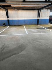 Lloguer Aparcament cotxe a Calle de los mártires 53. Garaje cubierto para coche grande
