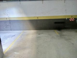 Lloguer Aparcament cotxe  Calle de las escuelas. Garaje cubierto para coche grande