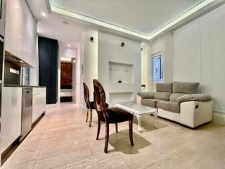 Location Appartement  Calle de francisco silvela. Piso de diseño  2d amueblado