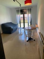Lloguer Pis  Calle antonio machado. Piso de  1 dormitorio con aire acondicionado y terraza