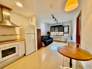 Alquiler Piso  Calle de los mártires. Piso de 1 dormitorio amueblado