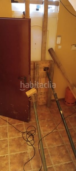 Foto b5f453d6-33d8-49c2-84cf-cf07a3b67033. Edifici a Museros