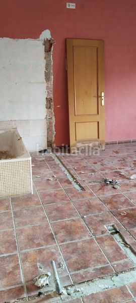 Foto ca706f04-c858-4a0f-93f5-ede69bbee19e. Edifici a Museros