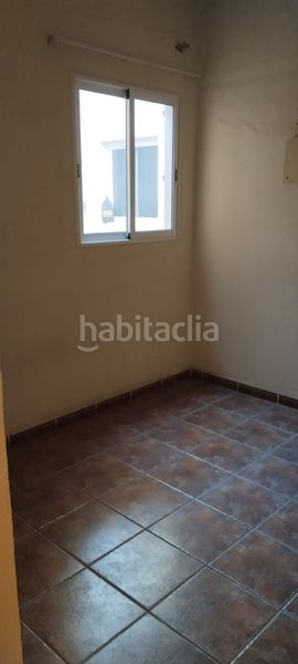 Foto da158a8a-f6bb-4a4d-8ab0-3f28cfdffad2. Edifici a Museros