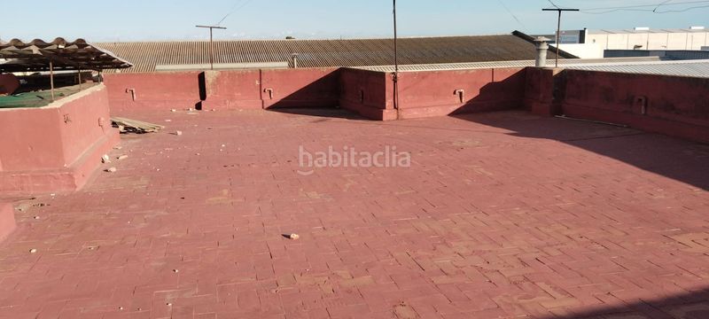 Foto f0999c47-33b0-4710-a6fa-d5fe4acd9a79. Edifici a Museros