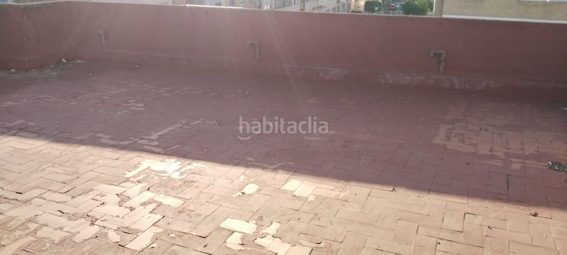 Foto f1643023-13fa-4ba6-80d7-631f440ecb34. Edifici a Museros