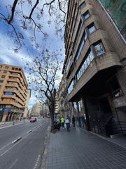 Local Comercial a La Roqueta. Venta local  oficina