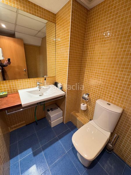 Foto dade2ac6-83f4-4ea6-9902-3cd6b5c3079c. Local comercial a La Roqueta Valencia