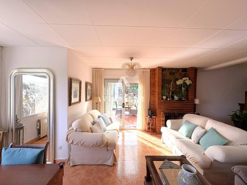 Foto d4cef18b-35e7-4648-b84e-4a9eeaae8b5d. Alquiler casa  en venta en Cabrils