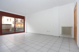 Ground floor  Carrer de les escoles. Piso en pleno centro