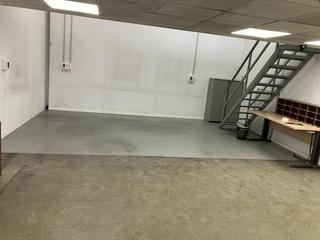 Alquiler Nave industrial  Cs-101. Nave industrial con posición estratégica