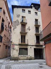 Gebäude  Capdevila. Edificio para reformar