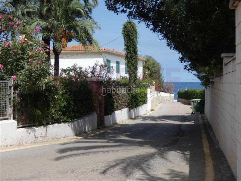 Foto 54377f8f-0e29-4ad8-85f2-f38f05c9a4c5. Terreno residenziale in calle io 17 in Las Rotas / Les Rotes Dénia