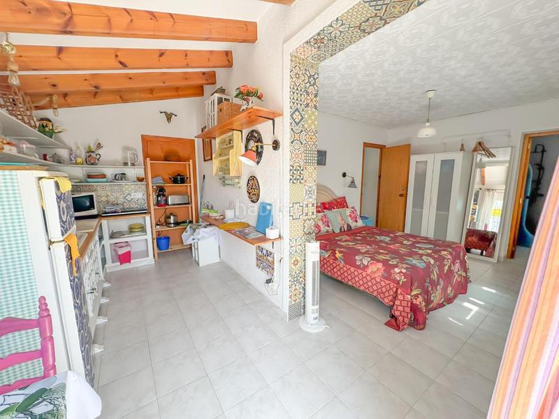 Foto 0af21992-8ade-4c9c-9353-02e13c09b5bc. Casa chalet independiente a 200m de la playa en els poblets ideal inversión turísticapresentamos este encantador chalet independiente en Poblets (els)
